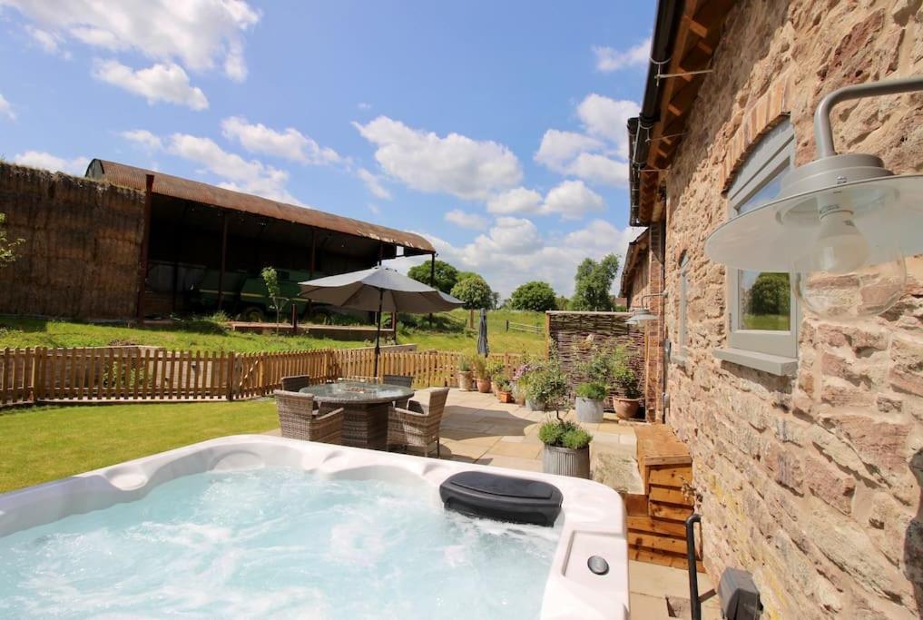 The Cart House - Beautiful Contemporary Barn - Hot Tub Apartment Bridgnorth Luaran gambar